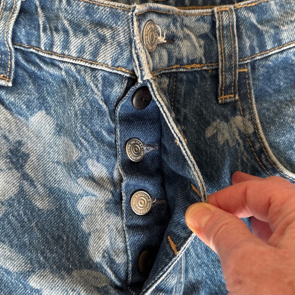 Free People We the Free Good Luck Printed Barrel Jeans - Laser Daisy - Picture 9 of 10